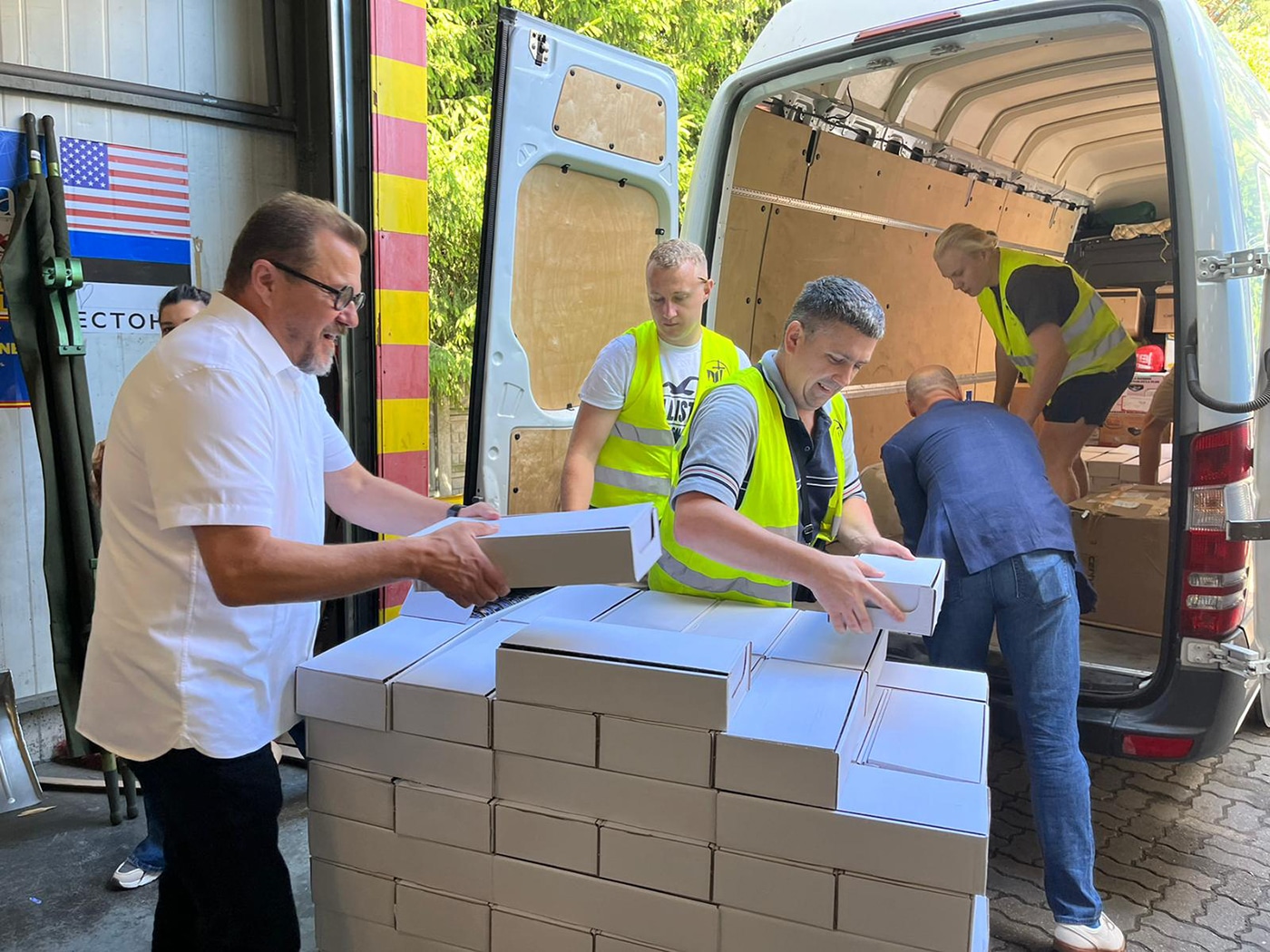CityServe International delivers protein products from PMI Foods to Ukrainian refugees