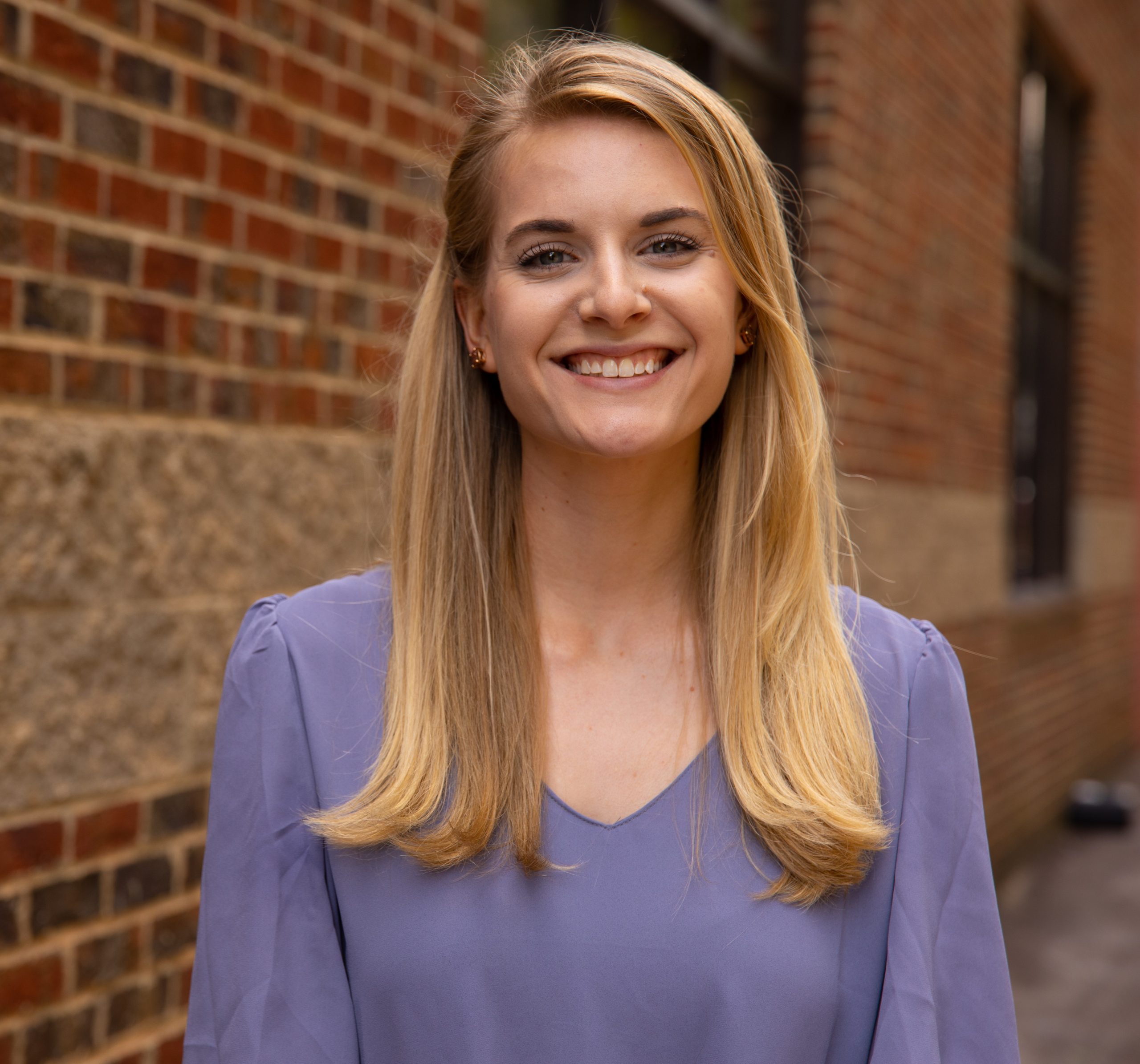 caroline's headshot