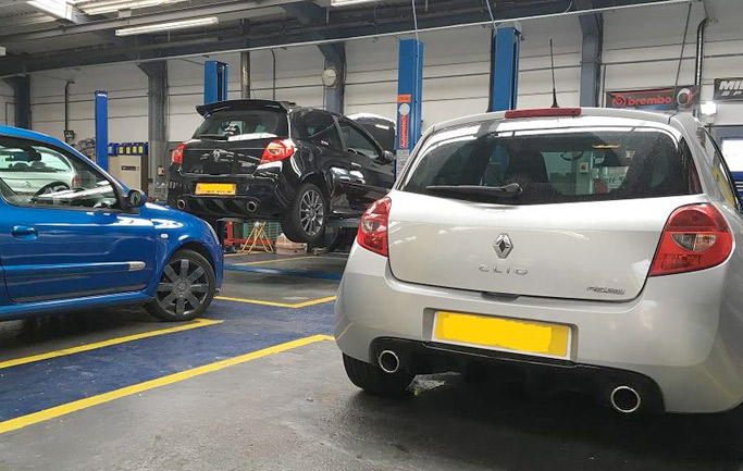 Clios-RS-Cups-at-RS-Four-Ashes